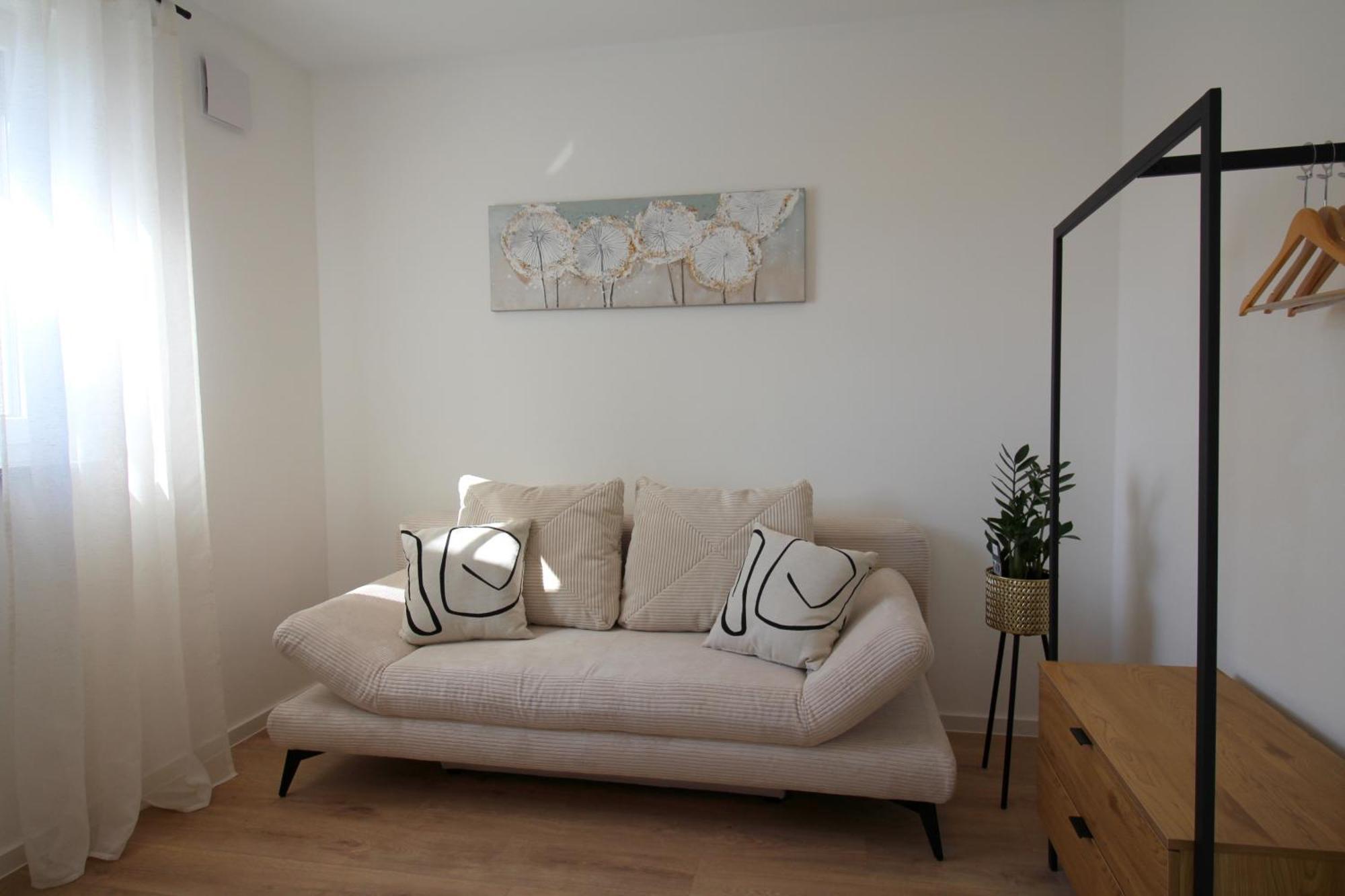 Apartment Mit Voll Ausgestatetter Kueche, Badewanne, Balkon, Parkplatz Vor Dem Haus, Ruhig Gelegen, Ada4 Кульмбах Экстерьер фото