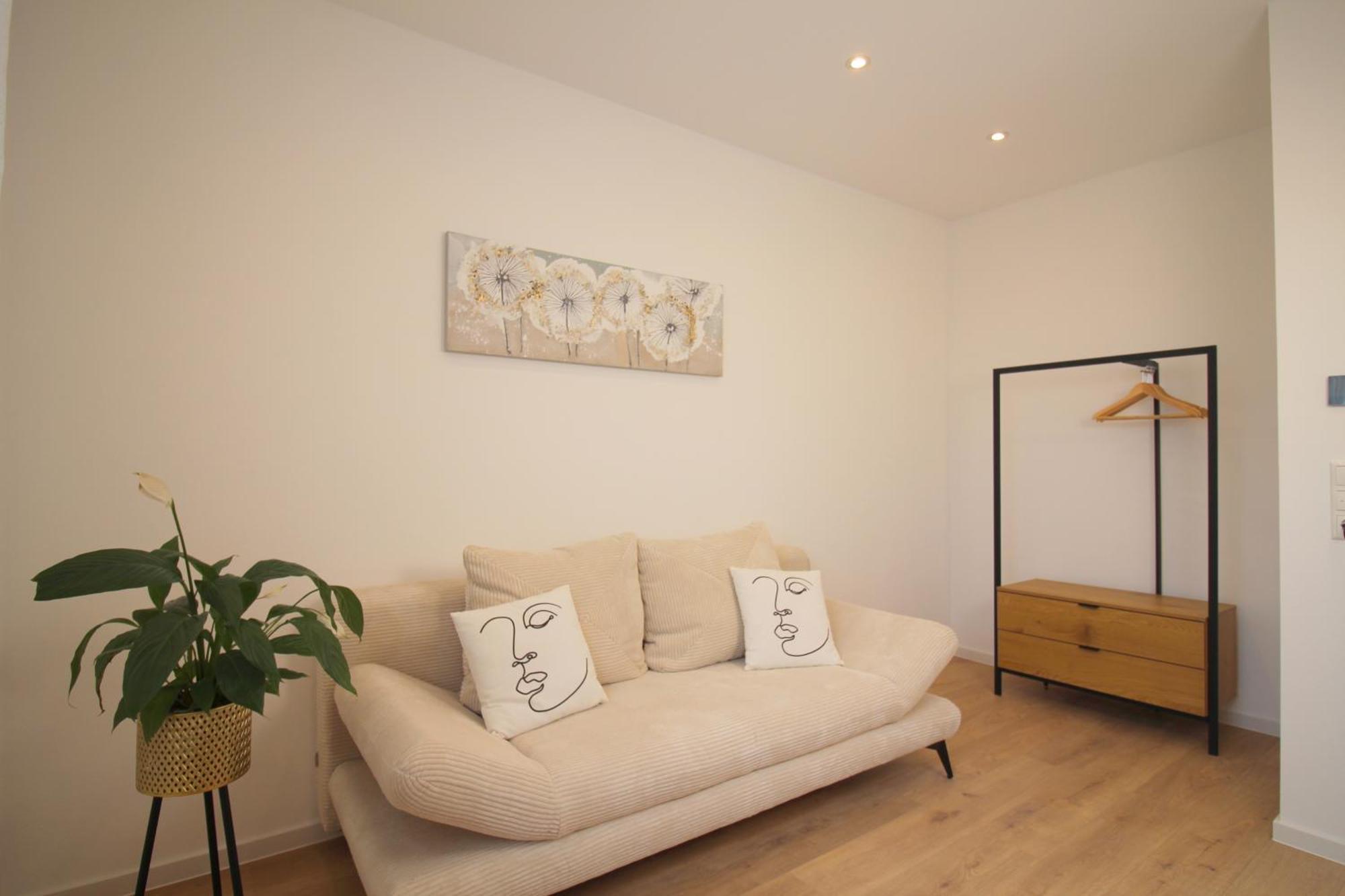 Apartment Mit Voll Ausgestatetter Kueche, Badewanne, Balkon, Parkplatz Vor Dem Haus, Ruhig Gelegen, Ada4 Кульмбах Экстерьер фото